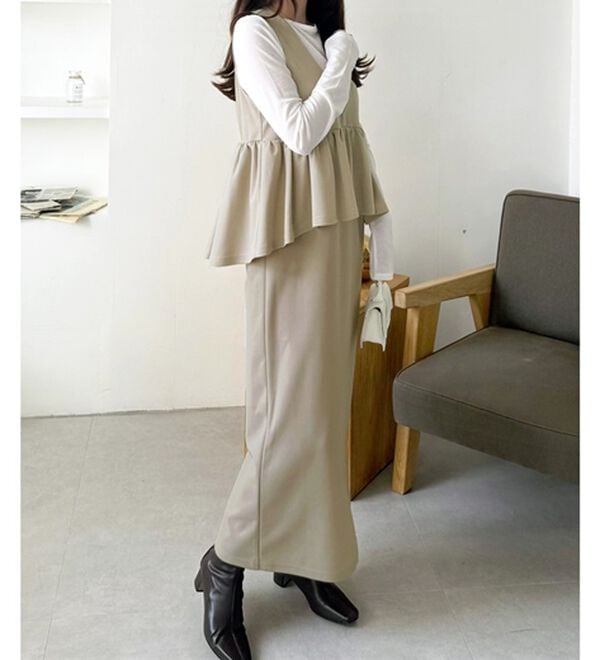 GeeRA（ジーラ）の「【再入荷】楽ちん！ペプラムジャンパースカート（ジャンパースカート）」｜詳細画像