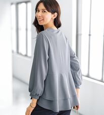 BELLUNA（ベルーナ）の「【再入荷】ボリューム袖美人顔バックフレアーＴブラウス（ブラウス）」