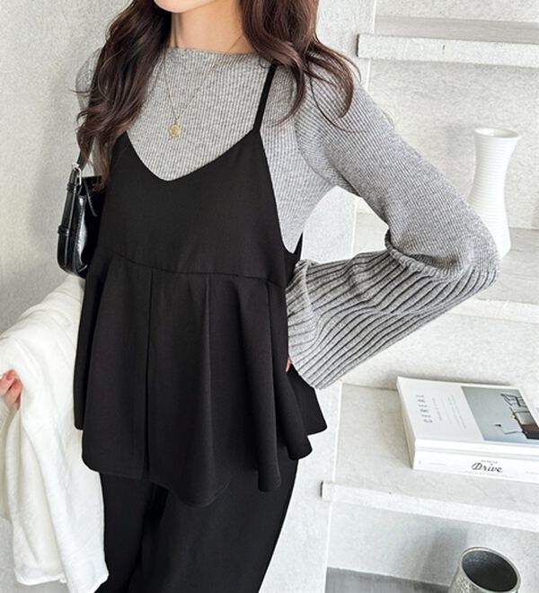 GeeRA（ジーラ）の「セットアップ風プリーツビスチェキャミサロペ（オールインワン）」｜ブラック