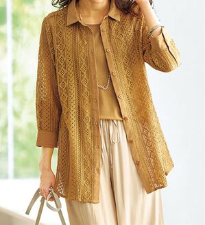 BELLUNA（ベルーナ）の「総レースデザインシャツチュニック（チュニック）」｜キャメル