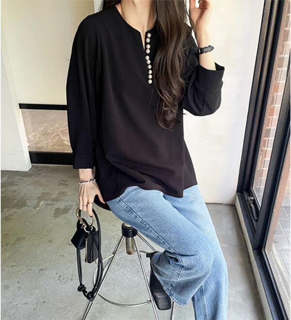 GeeRA（ジーラ）の「パール調ビーズ付キーネックブラウス（ブラウス）」｜詳細画像