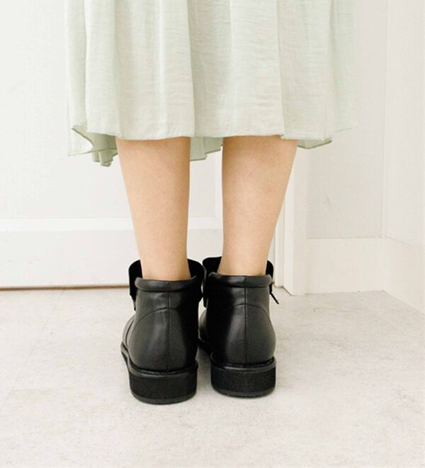 BELLUNA（ベルーナ）の「ゆったり５Ｅ柔らかレザーライクシューズ（フラットシューズ）」｜詳細画像