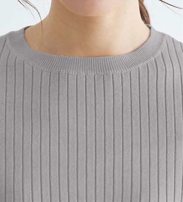 Pierrot（ピエロ）の「【洗濯機で洗える】ネックが選べるシルクタッチリブニット（ニット・セーター）」｜詳細画像