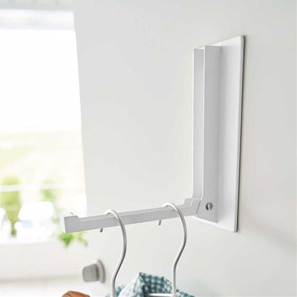 iellio（イエリオ）の「タワー　マグネット折り畳みハンガー＜ｔｏｗｅｒ山崎実業＞（ハンガー）」｜ホワイト