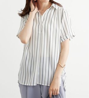 BELLUNA（ベルーナ）の「エアリーツイル裾タックシャツチュニック（チュニック）」｜オフ白系ストライプ