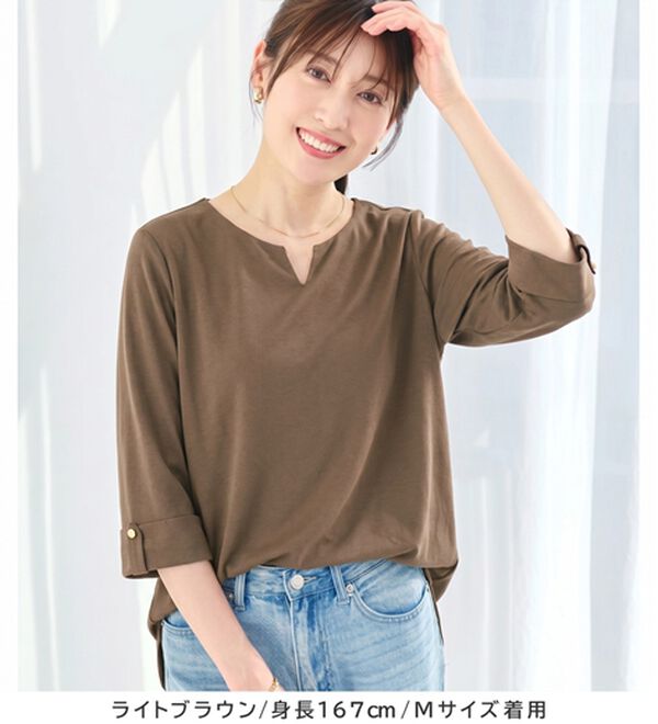alotta（アロッタ）の「さらっと綿混素材 金ボタンデザインTシャツ（カットソー）」｜詳細画像