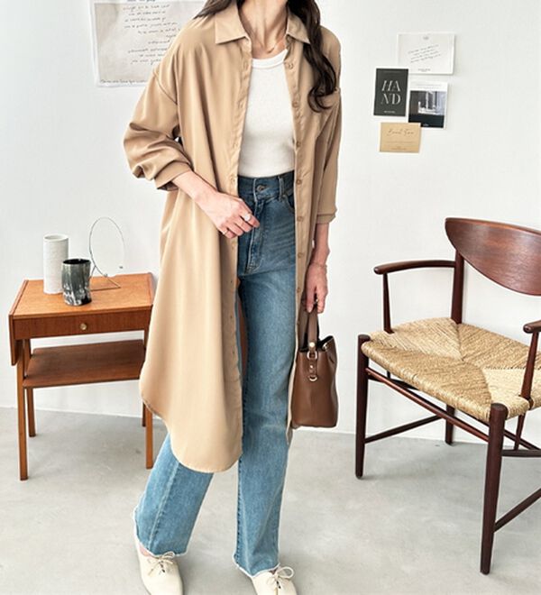 GeeRA（ジーラ）の「スリット入りロングシャツワンピース（シャツワンピース）」｜【きれいめ素材】ベージュ