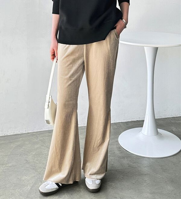 GeeRA（ジーラ）の「ベロアフレアパンツ（フルレングスパンツ）」｜詳細画像