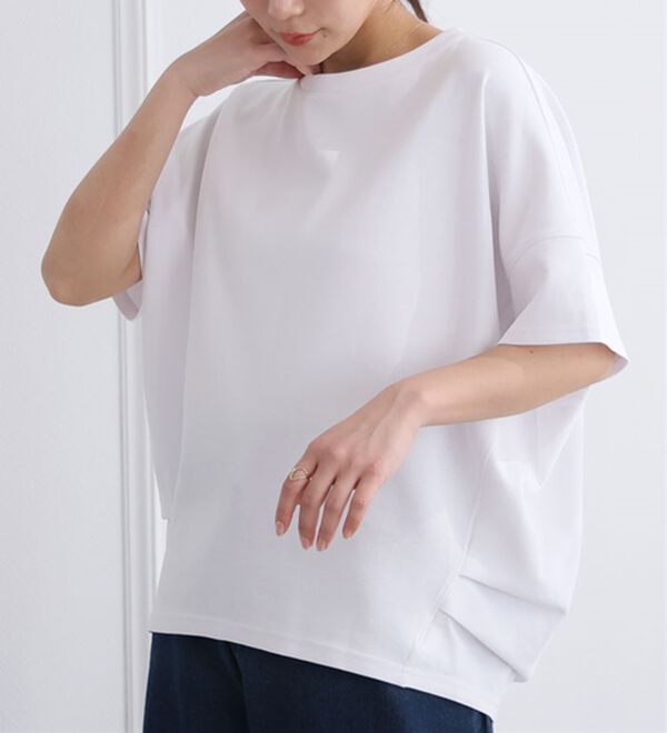 A HAPPY MARILYN（アハッピーマリリン）の「【大きいサイズ】【Ｍ～８Ｌ】【ハッピーさらりん】ウエストタック入りスッキリ魅せコクーントップス（カットソー）」｜オフホワイト