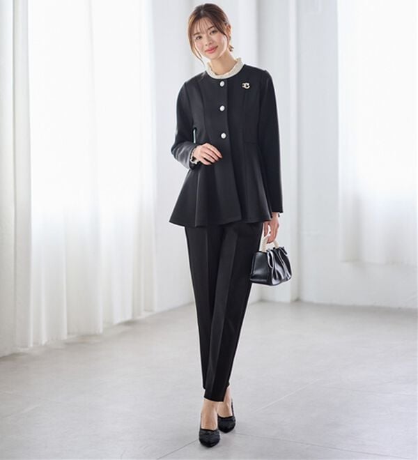 GeeRA（ジーラ）の「【２点セット】ペプラムジャケットテーパードパンツセットアップスーツ（パンツスーツ）」｜詳細画像