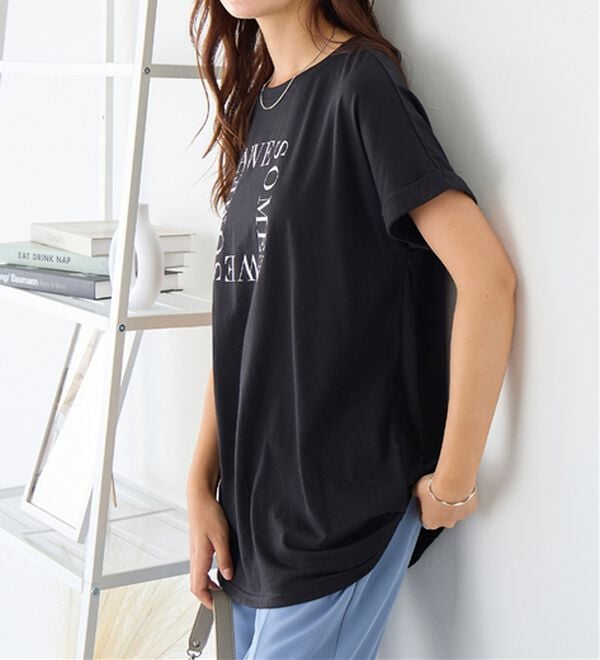 Viola e Viola（ヴィオラ エ ヴィオラ）の「【柄が選べる】大人の華やかプリントチュニックＴシャツ（チュニック）」｜詳細画像
