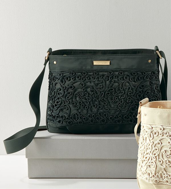 BELLUNA（ベルーナ）の「＜ＬＡＺＹ　ＳＵＳＡＮ＞花柄コード刺しゅうショルダーバッグ（ショルダーバッグ）」｜ブラック