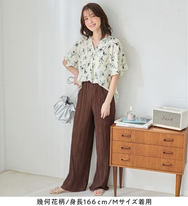 Viola e Viola（ヴィオラ エ ヴィオラ）の「【選べる２丈】さらっと涼感フレアスリーブブラウス（ブラウス）」｜詳細画像