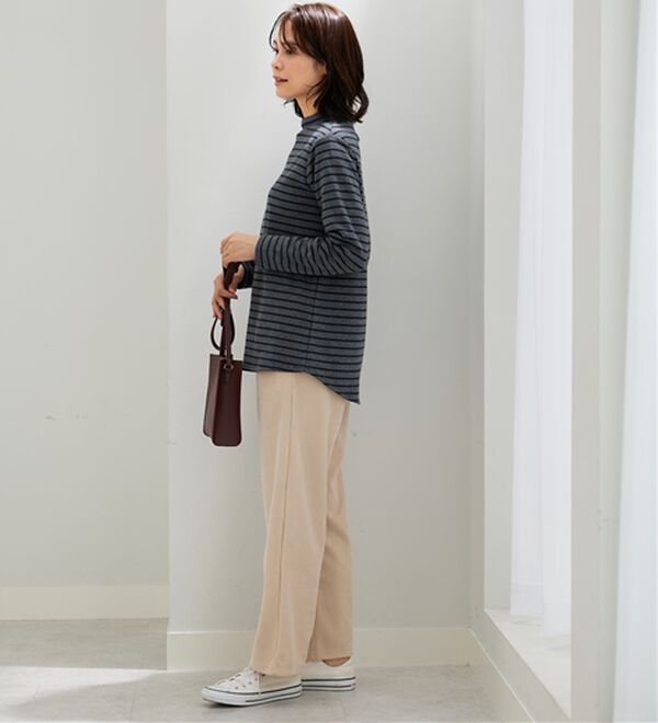 BELLUNA（ベルーナ）の「ふわふわ裏ファーハイネックプルオーバー（カットソー）」｜詳細画像