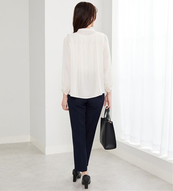 BELLUNA（ベルーナ）の「＜Ｃ／Ｓ＞サテン素材ギャザーデザインブラウス（ブラウス）」｜詳細画像