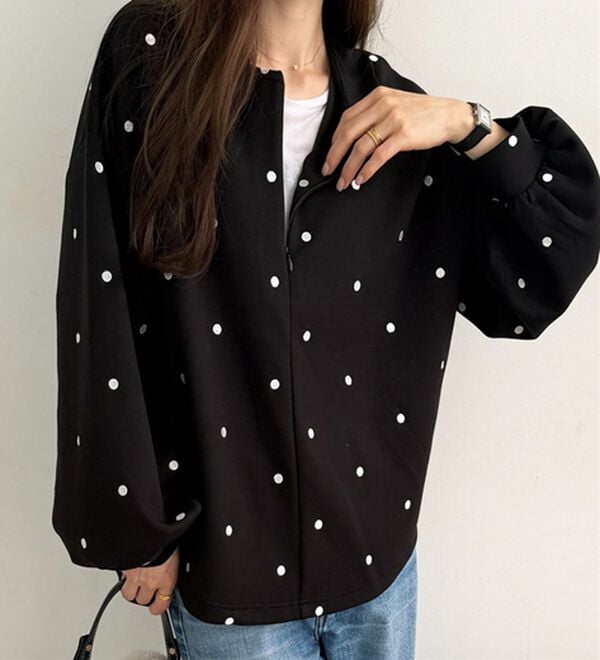 GeeRA（ジーラ）の「ドット刺繍ハーフジップダンボールトップス（カットソー）」｜詳細画像