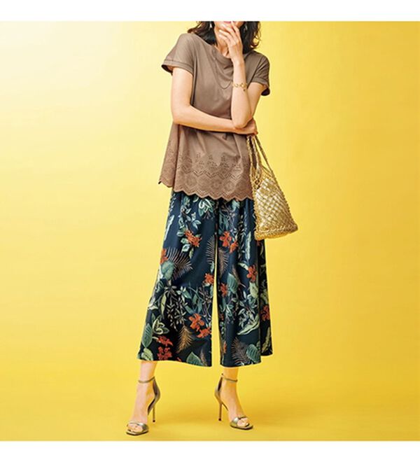 BELLUNA（ベルーナ）の「裾刺しゅうデザインプルオーバー（カットソー）」｜詳細画像