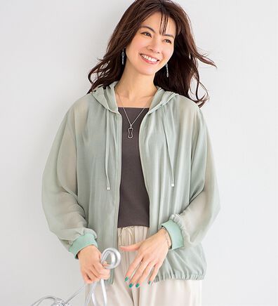 BELLUNA（ベルーナ）の「柔らかシアー素材フード付ブルゾン（ブルゾン）」