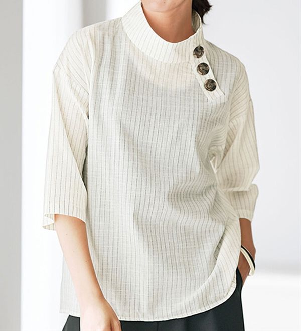 BELLUNA（ベルーナ）の「先染めストライプボタン使いハイネックブラウス（ブラウス）」｜詳細画像