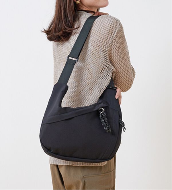 BELLUNA（ベルーナ）の「たっぷり収納！ナイロンショルダーバッグ（その他バッグ）」｜詳細画像