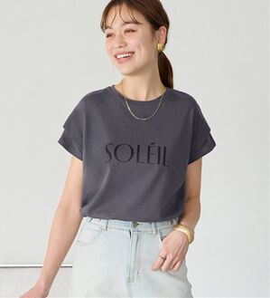 Viola e Viola（ヴィオラ エ ヴィオラ）の「脱普通！すっきり見え大人の上品Ｔシャツ（Tシャツ）」｜チャコールロゴ