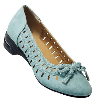 BELLUNA（ベルーナ）の「４Ｅ編み込みデザインリボンパンプス（パンプス）」