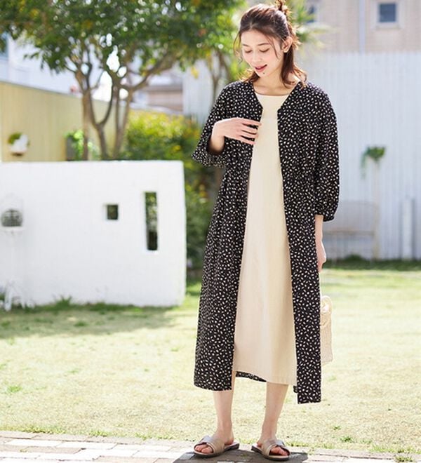 Viola e Viola（ヴィオラ エ ヴィオラ）の「前ボタンＶネックシャツワンピース（シャツワンピース）」｜ブラック系くずれドット