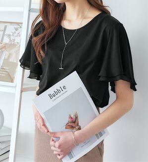 Viola e Viola（ヴィオラ エ ヴィオラ）の「【５つの機能付】袖シフォンゆるＴシャツ（Tシャツ）」｜ブラック