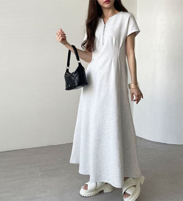 GeeRA（ジーラ）の「前後2WAYハーフジップフレンチ袖ワンピース（カットソーワンピース）」｜詳細画像