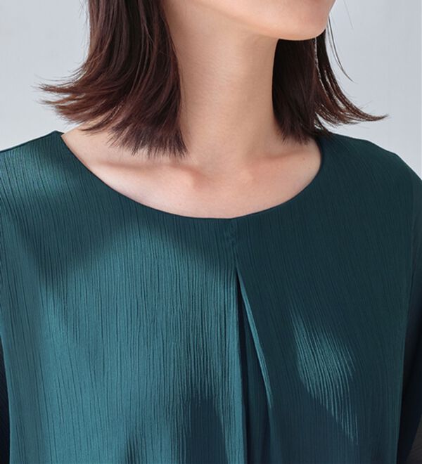 Viola e Viola（ヴィオラ エ ヴィオラ）の「【接触冷感】ひんやり涼しいタックデザインレイヤード風ブラウス（ブラウス）」｜詳細画像