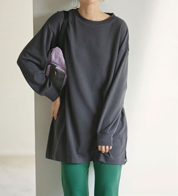 YU'NOW（ユナウ）の「バックロゴプルオーバーチュニック＆フレアパンツセット（パジャマ・ルームウェア）」｜詳細画像