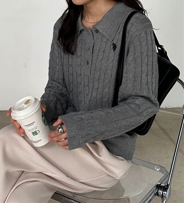 RANAN（ラナン）の「＜Ｕ．Ｓ．Ｐ＞刺繍長袖ケーブルポロニット（ニット・セーター）」｜詳細画像
