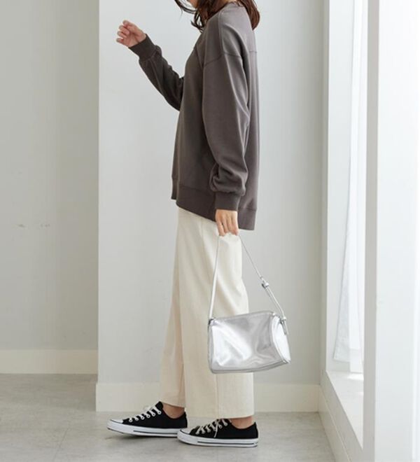 BELLUNA（ベルーナ）の「軽やか綿混！大人サマ見えスウェット（カットソー）」｜詳細画像