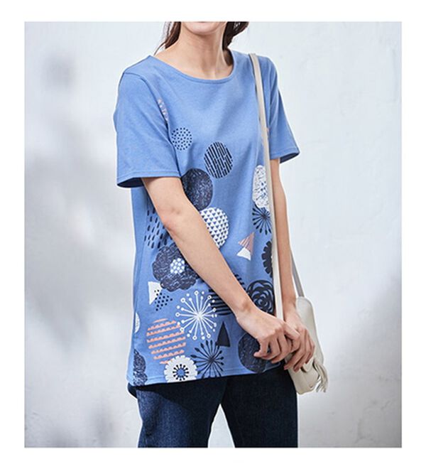 BELLUNA（ベルーナ）の「綿１００％ロング丈プリントＴシャツ（Tシャツ）」｜詳細画像