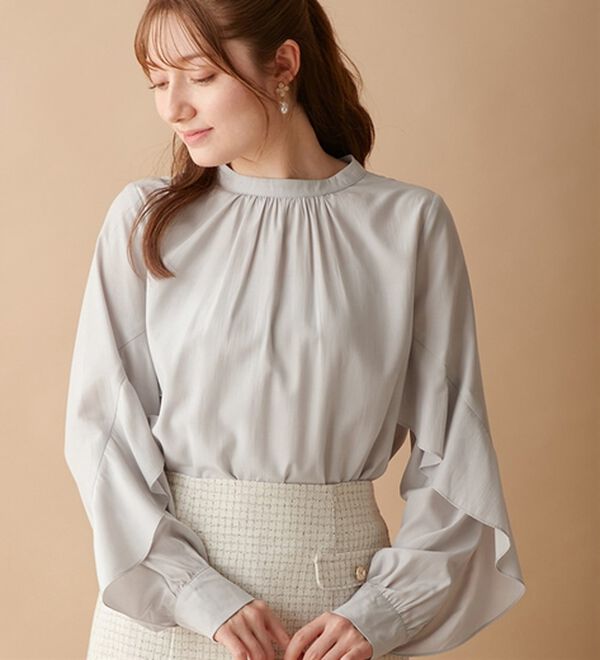 alotta（アロッタ）の「フリル袖プチハイネックブラウス（ブラウス）」｜ライトグレー