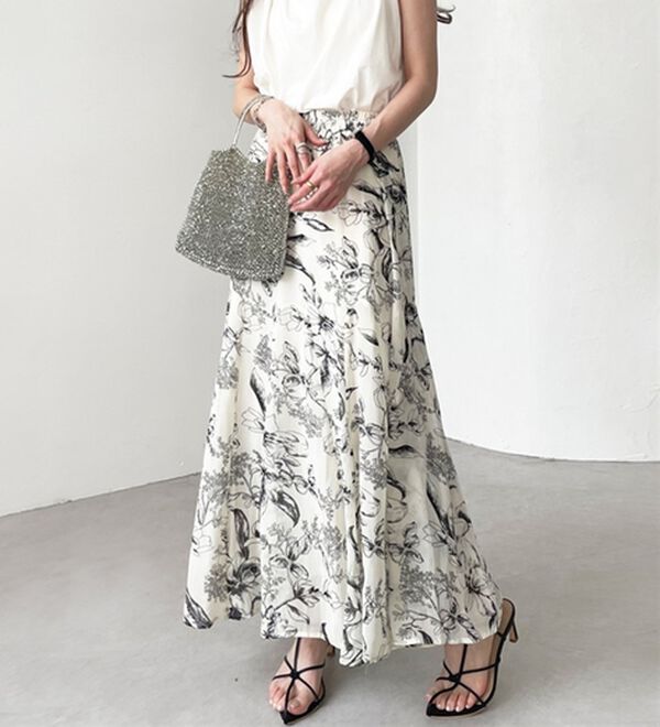 GeeRA（ジーラ）の「切替フレアーロングスカート（ロングスカート）」｜アイボリー系花柄