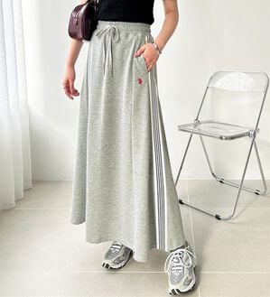 GeeRA（ジーラ）の「【ＵＳ．ＰＯＬＯ．ＡＳＳＮ】サイドラインスカート（ロングスカート）」｜グレー