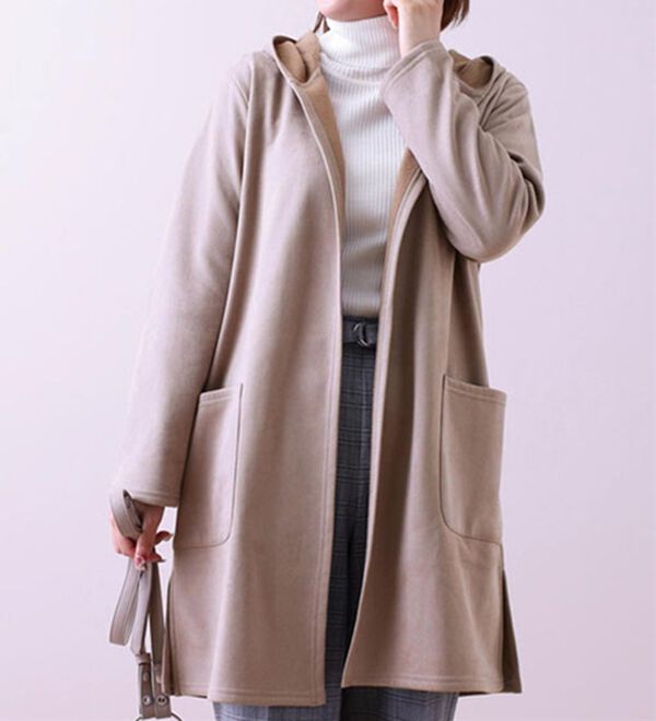 BELLUNA（ベルーナ）の「スエード調素材裏起毛フードカーディガン（ニットカーディガン）」｜モカ