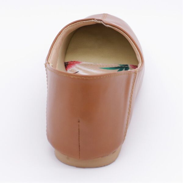 BELLUNA（ベルーナ）の「美ラインカッティングチラリ花柄パンプス（パンプス）」｜詳細画像