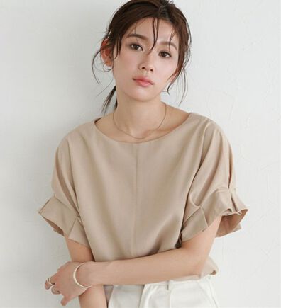 Pierrot（ピエロ）の「リネンライク前後２ＷＡＹ袖タックブラウス（ブラウス）」