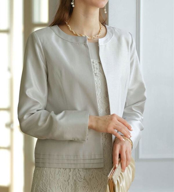 BELLUNA（ベルーナ）の「シャンタン素材ノーカラージャケットレースワンピースアンサンブル（ワンピースセットスーツ）」｜詳細画像