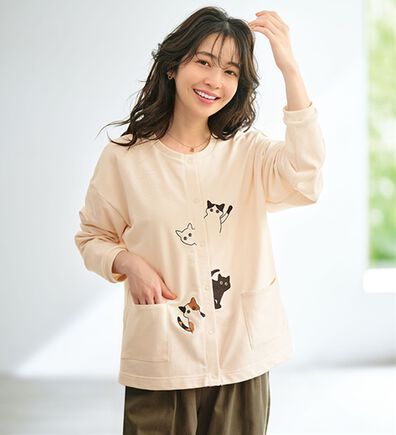 BELLUNA（ベルーナ）の「ネコ刺しゅうひょっこりカーディガン（その他カーディガン）」