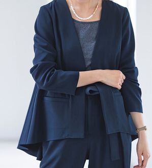 RANAN（ラナン）の「＜２点セット＞洗える！フレアーシルエットジャケットセットアップ（パンツスーツ）」｜ネイビーブラック