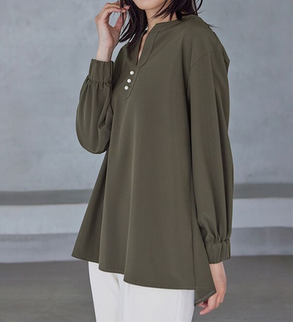 RANAN（ラナン）の「3つの機能付！パール調ボタン付スキッパーブラウス（ブラウス）」｜カーキ