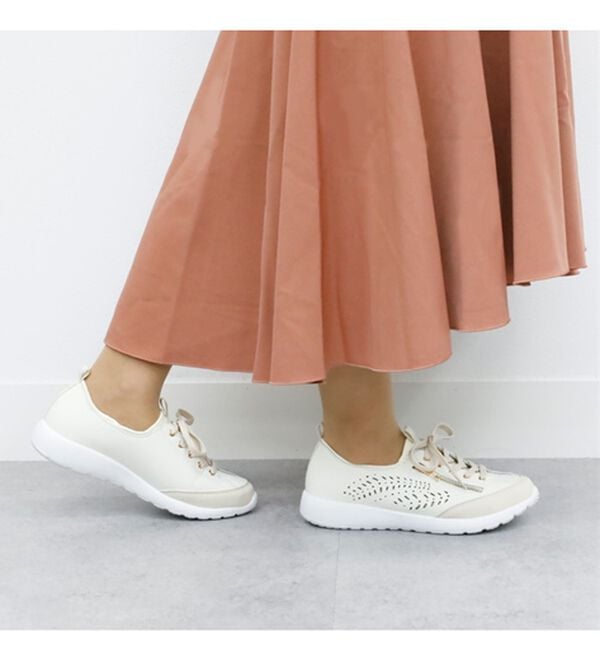 BELLUNA（ベルーナ）の「＜ＥＤＷＩＮ＞牛床革のびる履き口スニーカー（スニーカー）」｜詳細画像