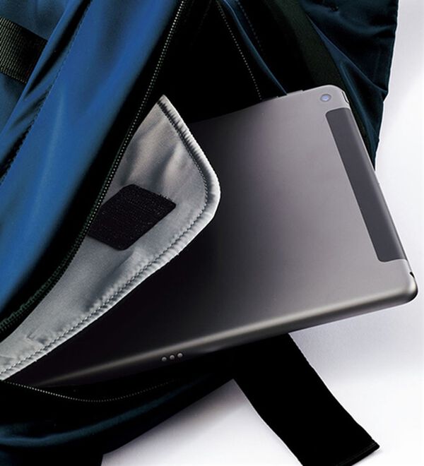 「＜ｗｏｔｔ＞ボトルポケット付きスリングバッグ（メンズボディバッグ・ウエストポーチ）」｜詳細画像