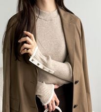 GeeRA（ジーラ）の「袖口ボタン配色ハイネックリブニット（ニット・セーター）」