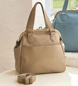 BELLUNA（ベルーナ）の「がばっと開く！がま口２ウェイ手提げ（ハンドバッグ）」｜ベージュ
