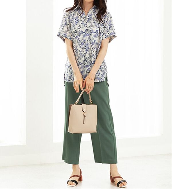 BELLUNA（ベルーナ）の「エアリーツイル裾タックシャツチュニック（チュニック）」｜詳細画像