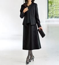 BELLUNA（ベルーナ）の「洗える！北陸ジャカード素材ボーダー柄ワンピースアンサンブル（ブラックフォーマル（喪服・礼服））」